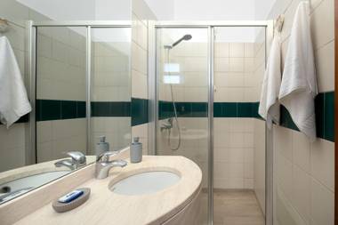 Pérola Views Inn by Madeira Sun Travel