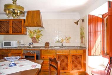 3 bedrooms house with shared pool garden and wifi at Porto de Mos