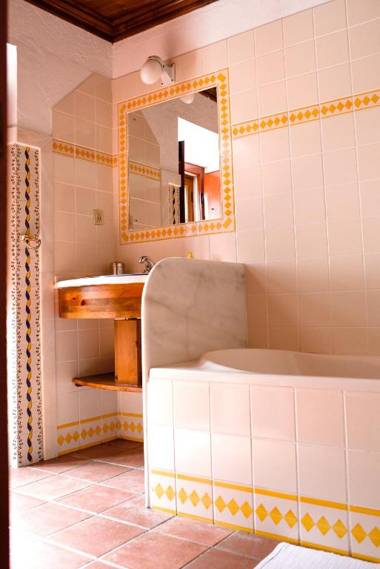 3 bedrooms house with shared pool garden and wifi at Porto de Mos