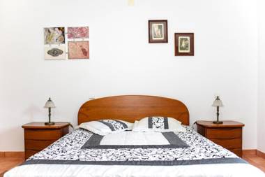 4 bedrooms house with lake view shared pool and furnished garden at Porto de Mos