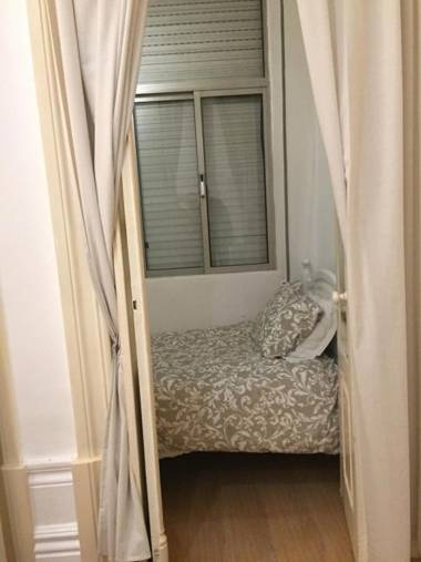 Lira Guest House B&B