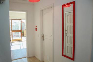 Pretty flat with terrace air cond free parking