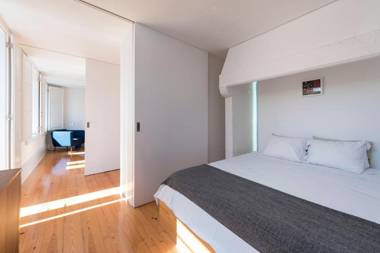 BmyGuest - Almada Garden Apartment