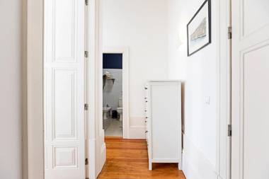 LovelyStay - Aurora Heights Apartment