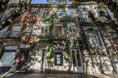 Nomad's Boulevard Flats