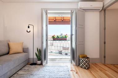 LovelyStay - Sun Loft w/ Balcony