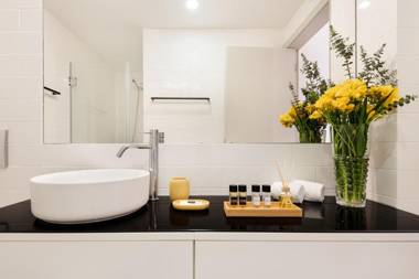 LovelyStay - Sun Loft w/ Balcony