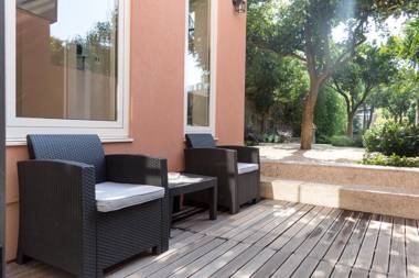 Queen's Garden Hostel