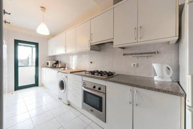 LovelyStay - Homey Feeling Flat w/ Free Parking