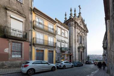 LovelyStay - Porto Peaceful Living W/ Backyard