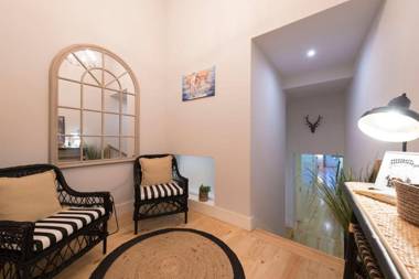 LovelyStay - Porto Peaceful Living W/ Backyard