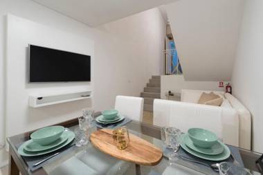 LovelyStay - Hidden & Quiet Duplex next to São Bento Station