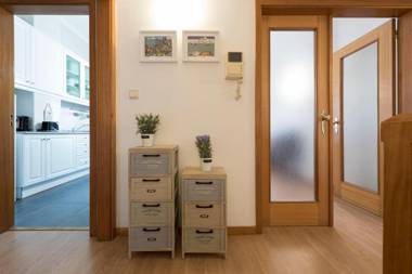 LovelyStay - The Porto Getaway Duplex - Free Parking