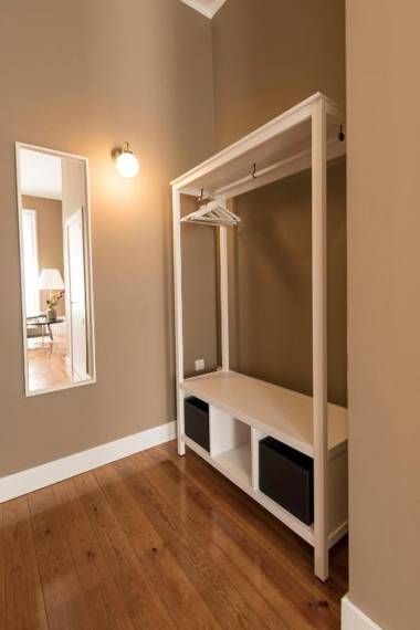 Guesthouse Bonjardim Suites by LovelyStay