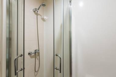 GuestReady - MusicHall - Bohemian Rhapsody