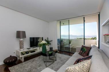 LovelyStay - Luxury 2BR Duplex Apartment in Foz Porto