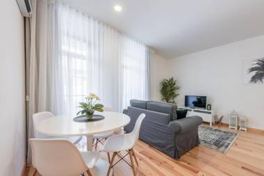 LovelyStay - 1BR Flat w AC and Balcony by Aliados