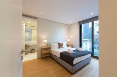 LovelyStay - Primrose 2BR Flat with Free Parking AC and Balcony