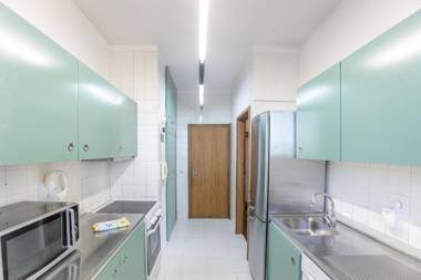 LovelyStay - Spacious 3BR Flat with AC and Balcony