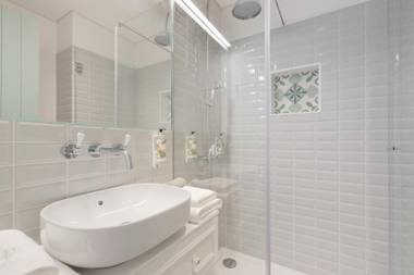 7 Bridges Estúdios- Porto-houses and suites