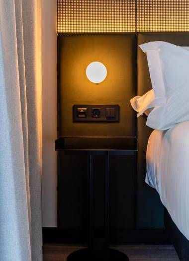 Chic & Basic Gravity