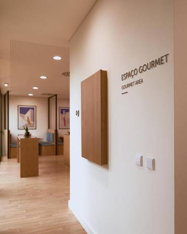 BFRESH Hotel - POOL - FITNESS - PADEL by Oporto Collection - FREE PARKING - Adults Only