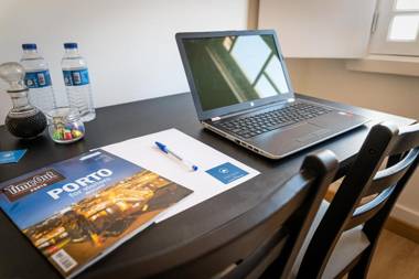 Home @ Porto Clerigos Apartment