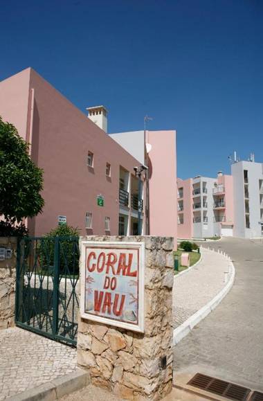 Apartamentos Coral do Vau