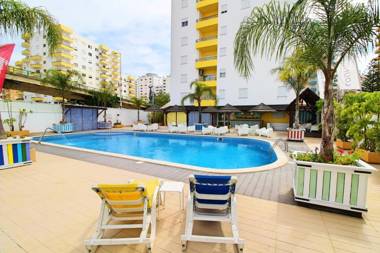 One bedroom appartement with city view and shared pool at Portimao