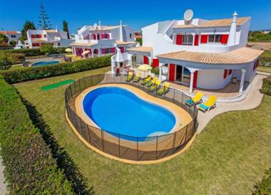 Villa Fragrancia 4 Bedroom Villa Perfect for Families Pool and Table Tennis Table Carvoeiro
