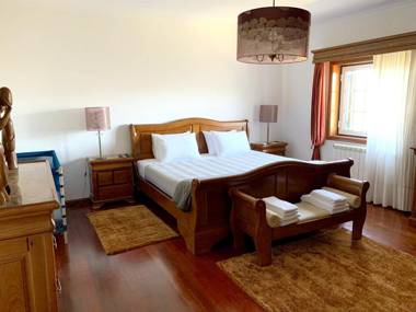 9 bedrooms villa with private pool jacuzzi and enclosed garden at Ponte de Lima Viana do Castelo