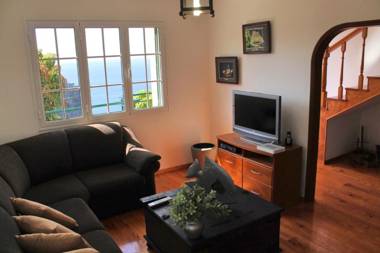 Casa Jardim Mar by OurMadeira