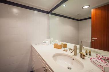 Deluxe Marina Apartment - Azorean Butler