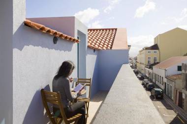 THE HOLY COW - Hostel & Suites