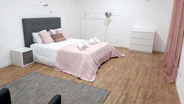 10 bedrooms villa with private pool enclosed garden and wifi at Palmela