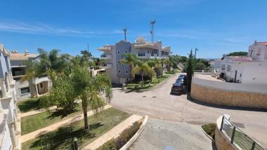 T2 Quinta do Pinheiro Residence by Sunny Deluxe