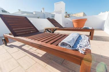 Casa Rosa Villa with Pool in Olhao Centre