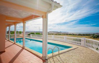 D08 - Bay View Villa in Vale da Lama