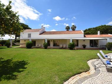 Beautiful Holiday Home in Odiáxere with Private Pool