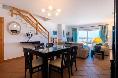 Stunning TH2 with Sea View