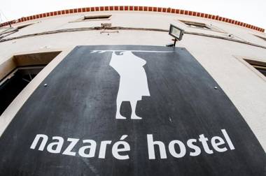 Nazaré Hostel - Rooms & Dorms