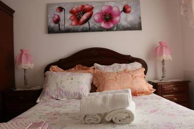 Apartment with full kitchen bedroom with double bed and bathroom