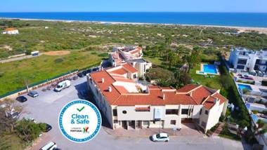 Praia da Lota Resort – Beachfront Hotel