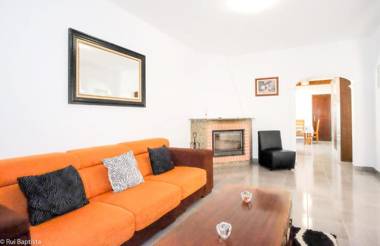 2 bedrooms house with shared pool enclosed garden and wifi at Monchique