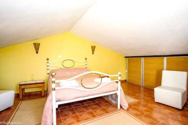 One bedroom appartement with shared pool enclosed garden and wifi at Monchique