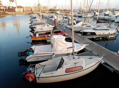 VRS - Low Cost Beach Boat