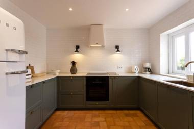 Villa Octopus's Garden by ACasaDasCasas