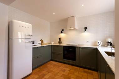 Villa Octopus's Garden by ACasaDasCasas