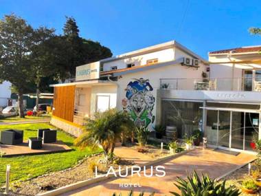 Laurus Hotel