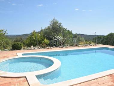 Authentic yet modern villa and cottage with pool near Loule ideal for families